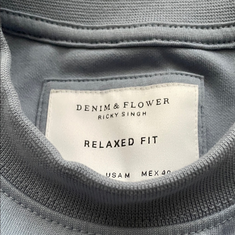 Denim & Flower Light Blue Crewneck Sweatshirt Short Sleeve - Picture 2 of 10